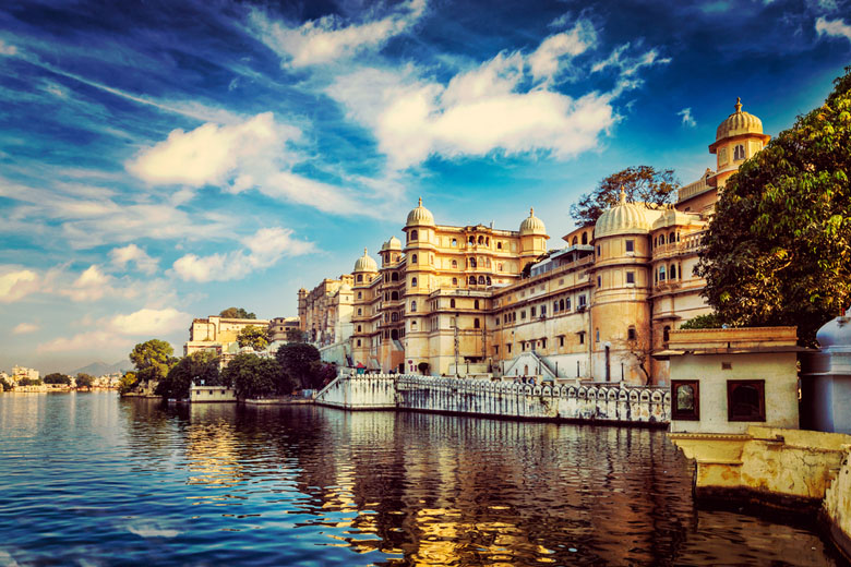 Taxi and Car Udaipur Sightseeing Package